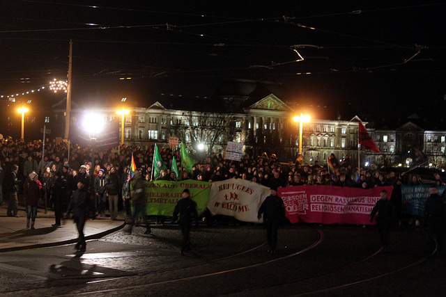 [08.12.14] Dresden | #PEGIDA und Protest dagegen, by https://flic.kr/p/q4tLr1